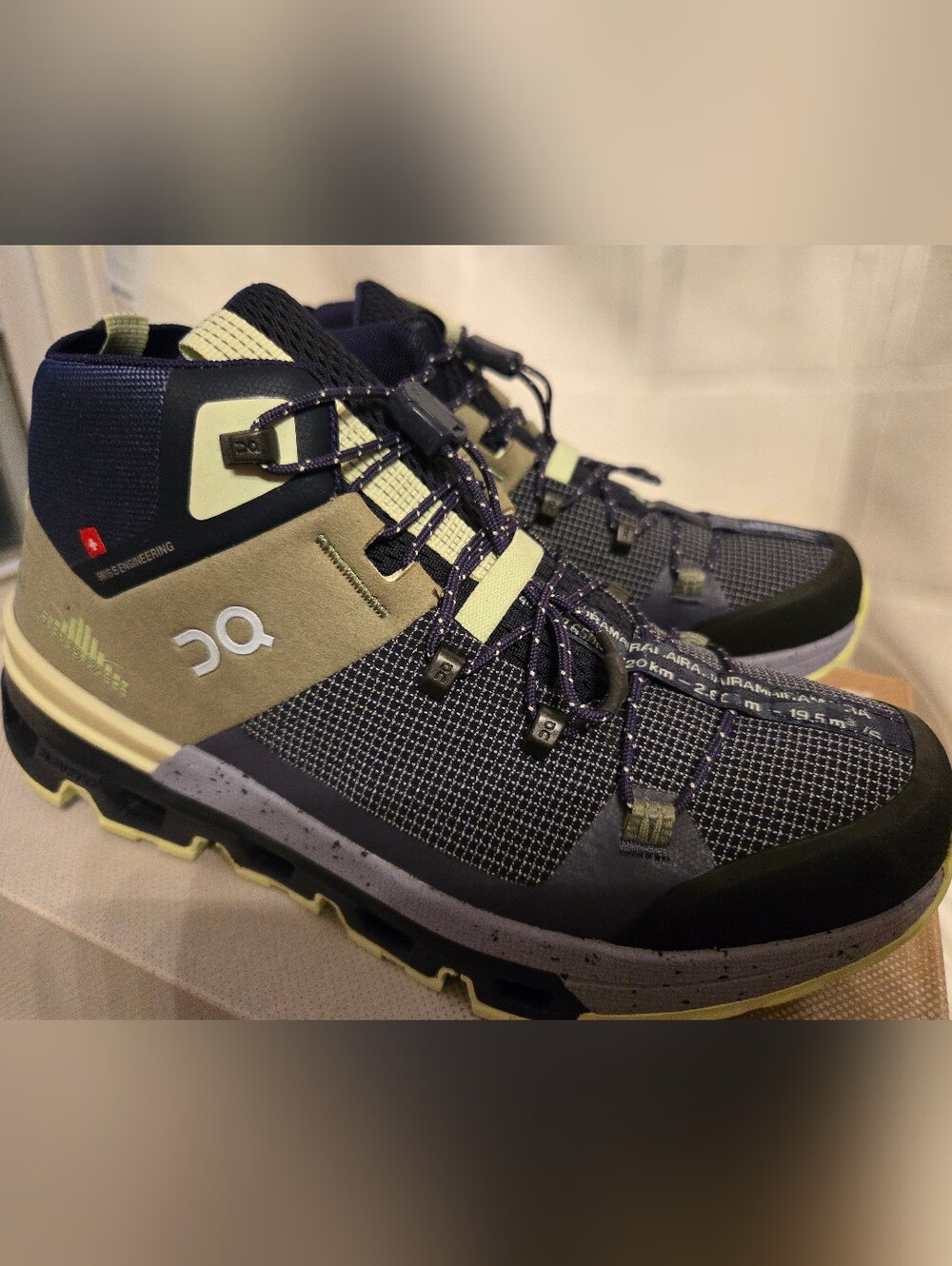 On Cloudtrax Versatile Hiking Boot, Ladies 6.5